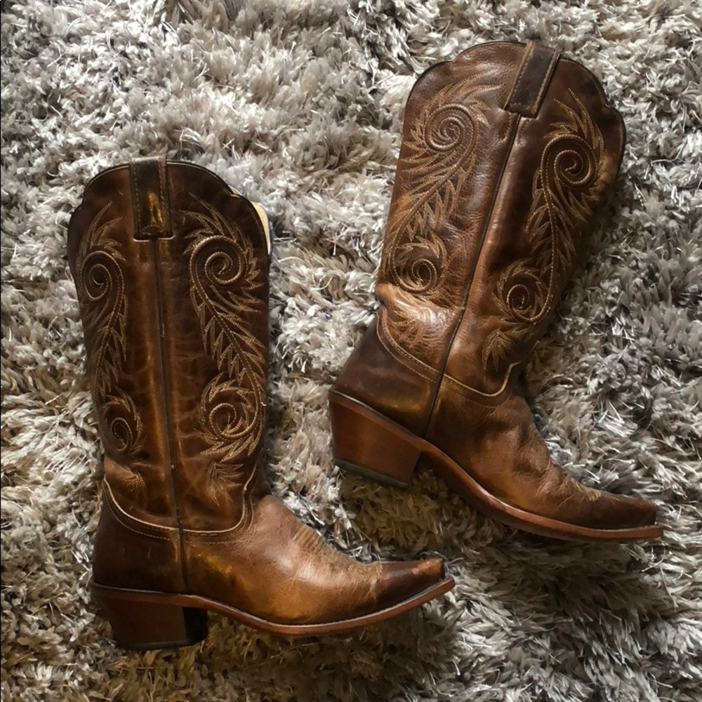 Justin’s cowboy boots